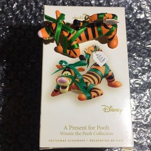 (2008) Hallmark keepsake disney (tiger) ornament